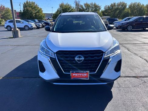 Used 2022 Nissan Kicks S image 8