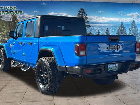 Used 2022 Jeep Gladiator Sport image 7