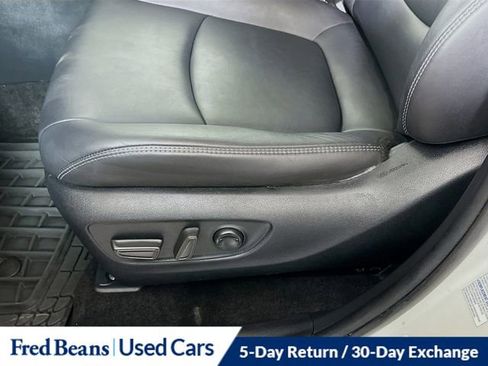 Used 2021 Toyota RAV4 XLE Premium image 19