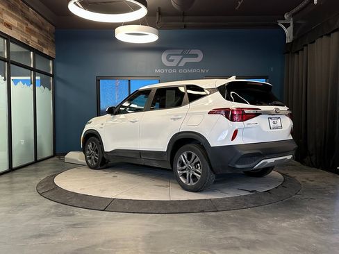 Used 2021 Kia Seltos LX image 5