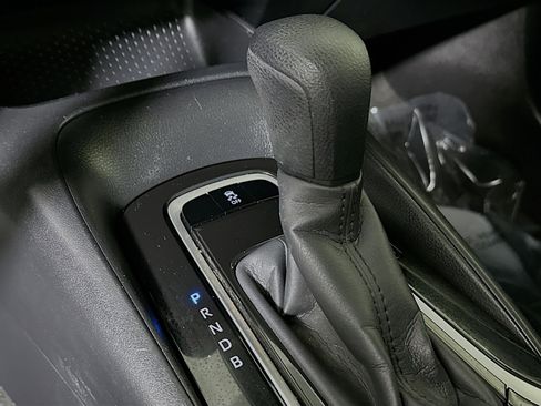 Used 2020 Toyota Corolla LE image 20