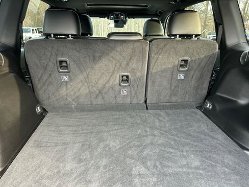 Used 2025 Jeep Grand Cherokee Laredo AWD/4WD image 32