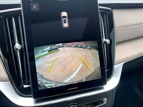 New 2026 Volvo XC90 T8 Core w/ Protection Package Premier image 27