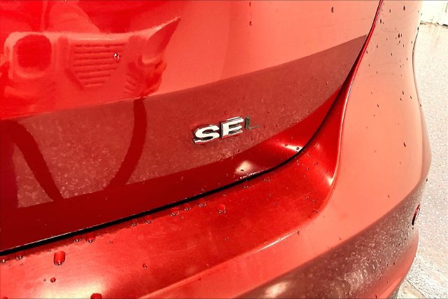 Used 2017 Ford Focus SEL w/ Cold Weather Package FWD image 22