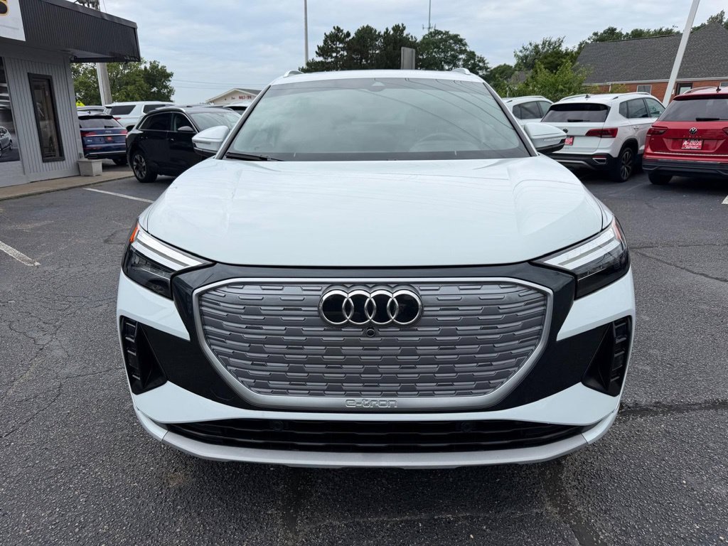 Used 2022 Audi Q4 e-tron Premium Plus w/ Premium Plus AWD/4WD image 3