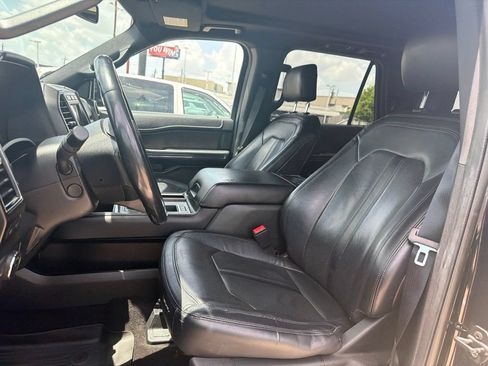 Used 2018 Ford Expedition Limited w/ Equipment Group 301A RWD image 3