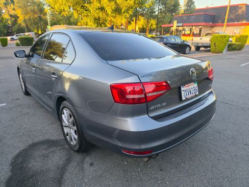 Used 2015 Volkswagen Jetta SE FWD image 10