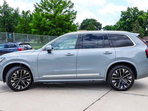 Used 2025 Volvo XC90 B5 Plus AWD/4WD image 4