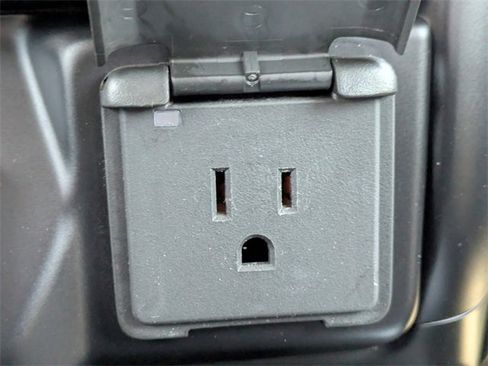 Used 2020 Chevrolet Silverado 1500 RST image 27