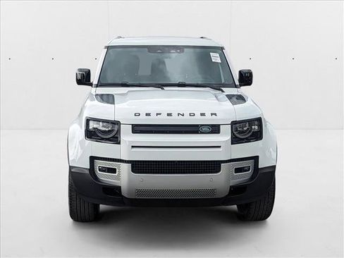 New 2025 Land Rover Defender 110 S image 5