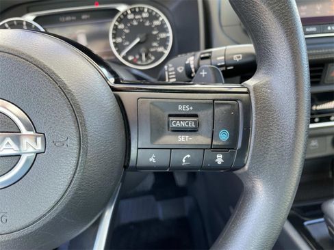 Used 2023 Nissan Rogue SV image 26