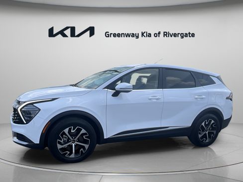 Used 2025 Kia Sportage EX FWD image 4
