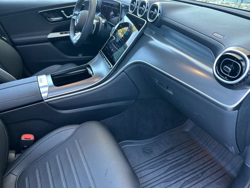 Used 2025 Mercedes-Benz GLC 350e 4MATIC image 18