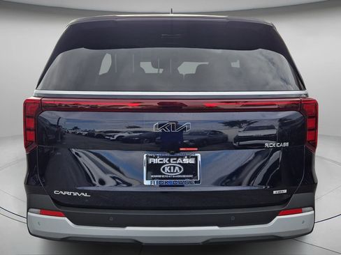 New 2026 Kia Carnival LXS FWD image 4