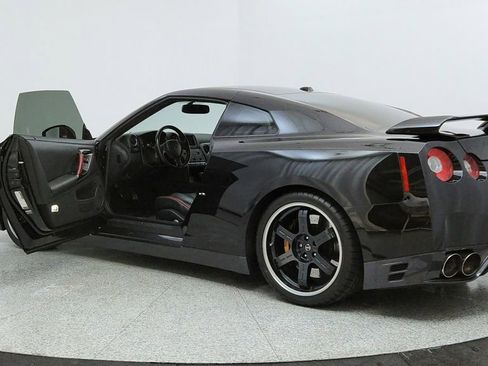 Used 2012 Nissan GT-R Black Edition image 10
