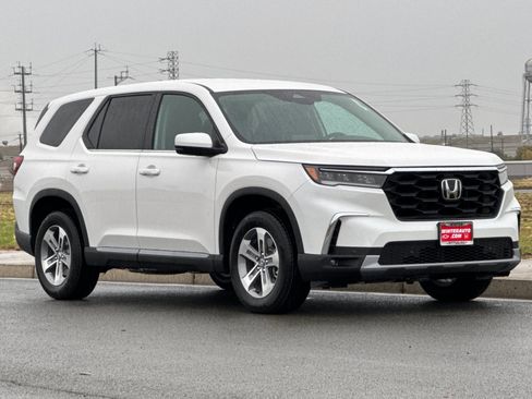 New 2025 Honda Pilot EX-L image 2
