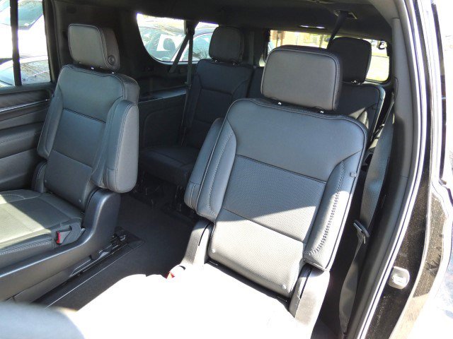 Used 2023 GMC Yukon XL Denali AWD/4WD image 32