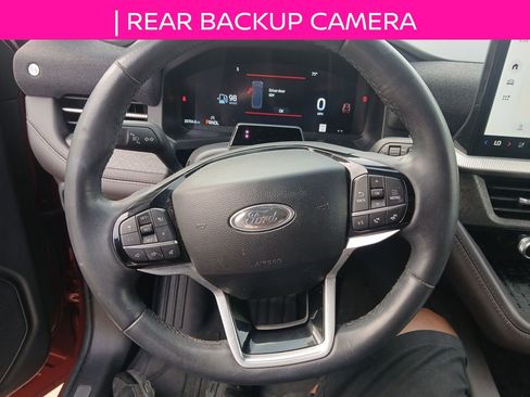 Used 2025 Ford Explorer Platinum RWD image 12