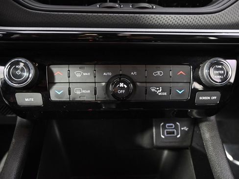 Used 2025 Jeep Compass Trailhawk AWD/4WD image 30
