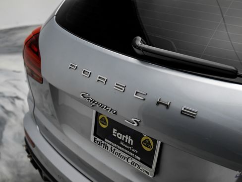 Used 2017 Porsche Cayenne S image 28