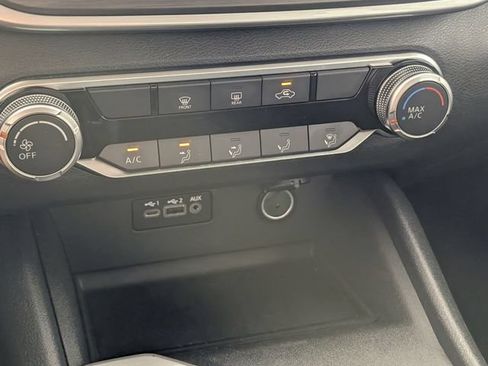 Used 2025 Nissan Altima 2.5 SV FWD image 21