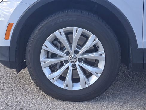 Used 2019 Volkswagen Tiguan SE image 13