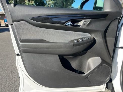 Used 2025 Chevrolet TrailBlazer LT AWD/4WD image 18