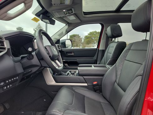 Used 2024 Toyota Tundra Limited image 15