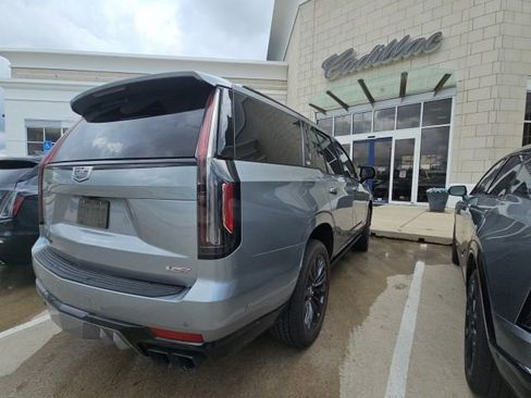 Certified 2024 Cadillac Escalade V w/ LPO, ONYX Package AWD/4WD image 7