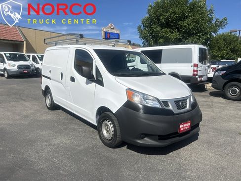 Used 2015 Nissan NV200 S FWD image 2