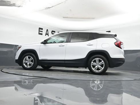 Used 2024 GMC Terrain SLE image 24