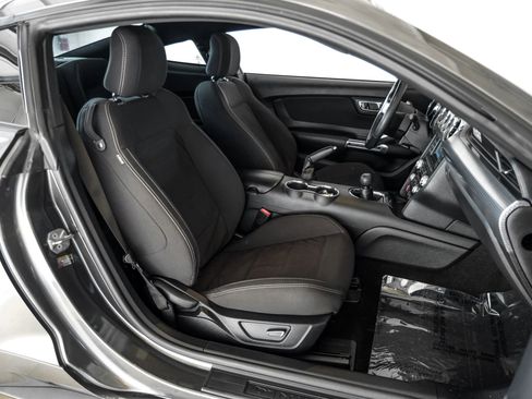 Used 2017 Ford Mustang GT w/ GT Performance Package image 30