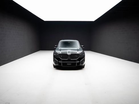 Used 2023 BMW XM AWD/4WD image 6