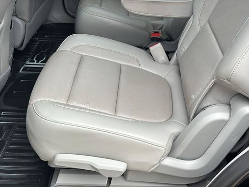 Certified 2020 GMC Acadia SLT FWD image 17