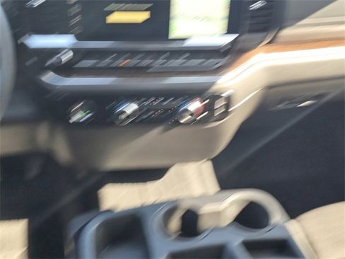 Used 2024 GMC Sierra 1500 Elevation image 17