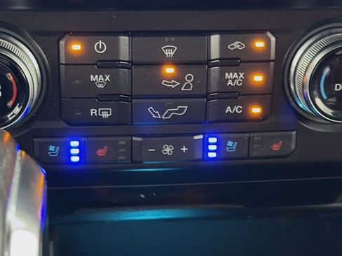 Used 2019 Ford F150 Platinum w/ Equipment Group 701A Luxury AWD/4WD image 25