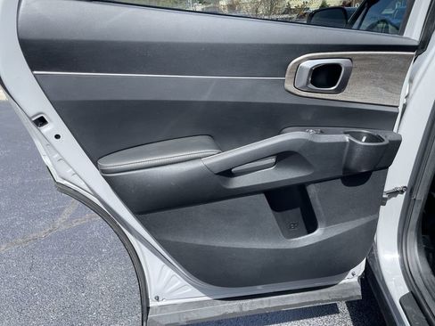 Certified 2022 Kia Sorento EX w/ Panoramic Sunroof Package FWD image 22