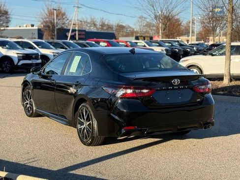 Used 2024 Toyota Camry SE image 7