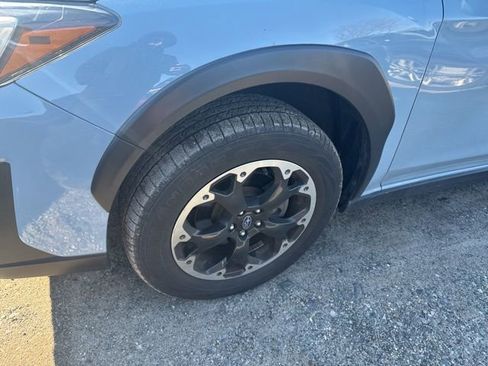Used 2022 Subaru Crosstrek 2.0i Premium w/ Moonroof Package image 5