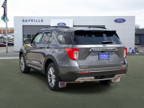 Certified 2024 Ford Explorer XLT w/ Equipment Group 202A AWD/4WD image 4