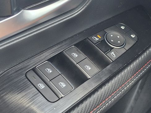 Certified 2025 Nissan Kicks SR FWD image 23