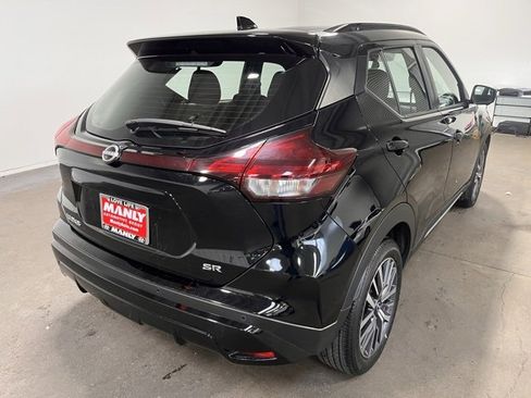 Used 2024 Nissan Kicks SR image 3