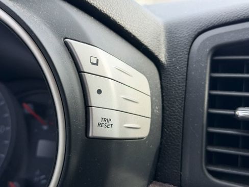 Used 2016 Nissan Quest S FWD image 18