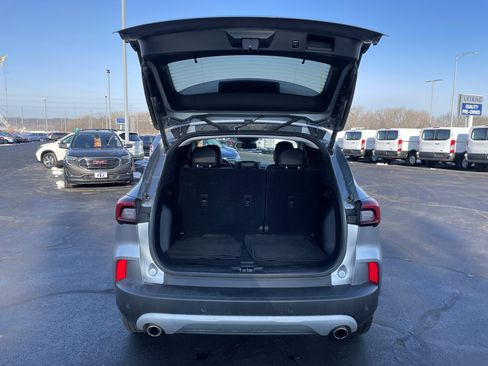 Used 2024 Ford Escape Platinum image 5