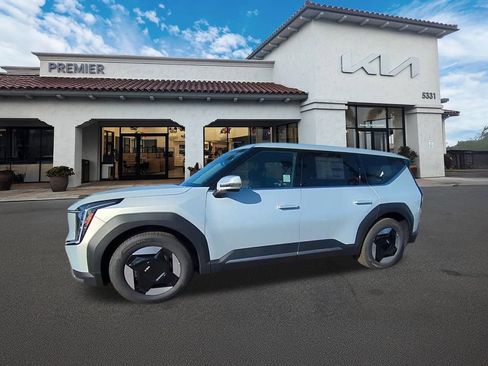 New 2026 Kia EV9 Light RWD image 4