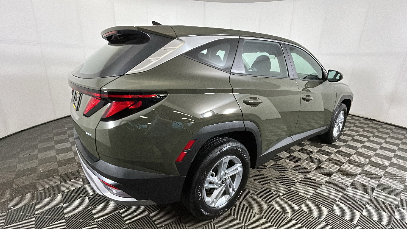 Used 2026 Hyundai Tucson SE AWD/4WD image 3