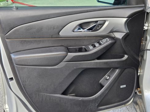 Used 2020 Chevrolet Traverse RS FWD image 7
