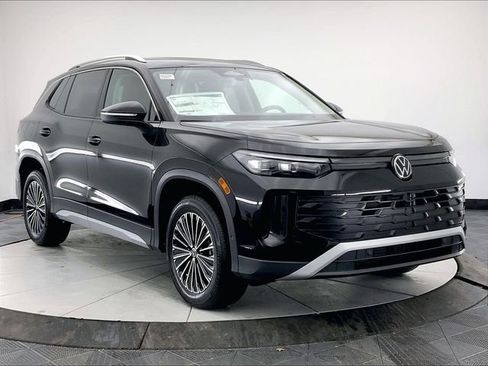 New 2026 Volkswagen Tiguan S image 1