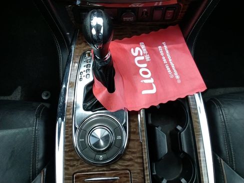 Used 2020 Nissan Armada SL w/ Premium Package image 4