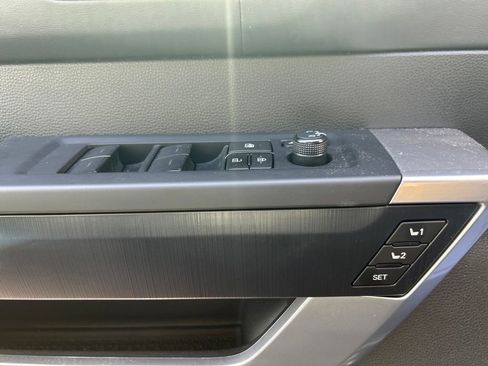 Used 2024 Toyota Sequoia Platinum image 18